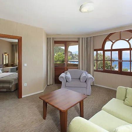 Otel Fortuna 3*